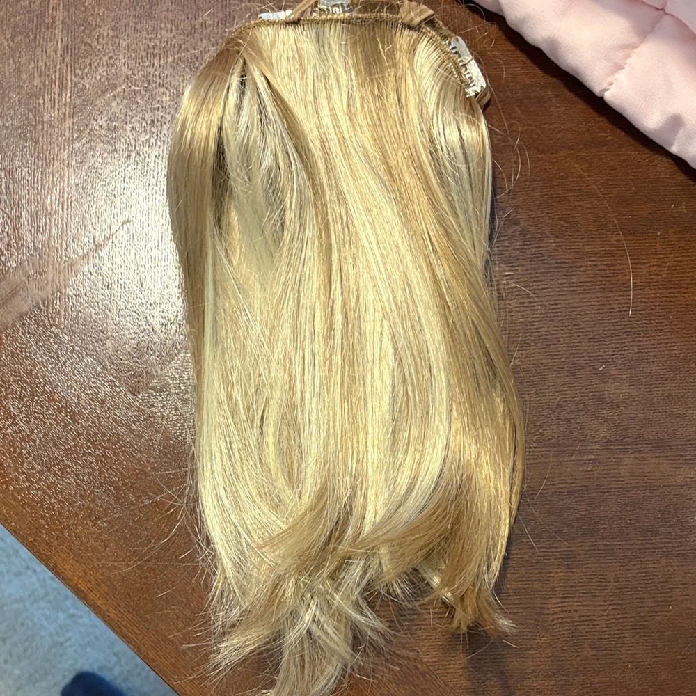 Premium Blonde Clip-In Hair Extensions - Natural Blonde - Picture 3 of 4